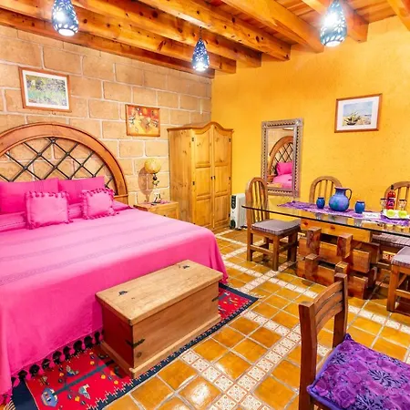 Mex Suites Casa Azul B&B