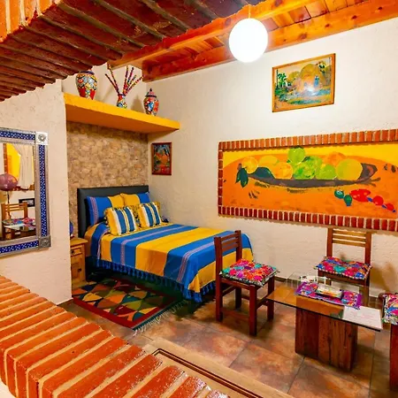 Mex Suites Casa Azúl B&B